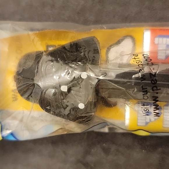 Dark Vader Pez candy dispenser - Picture 2 of 4